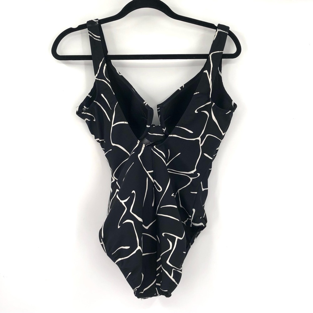 MIRACLESUIT Escape One Piece Swimsuit Ruched Slimming Black White Underwire 14 - Picture 4 of 9